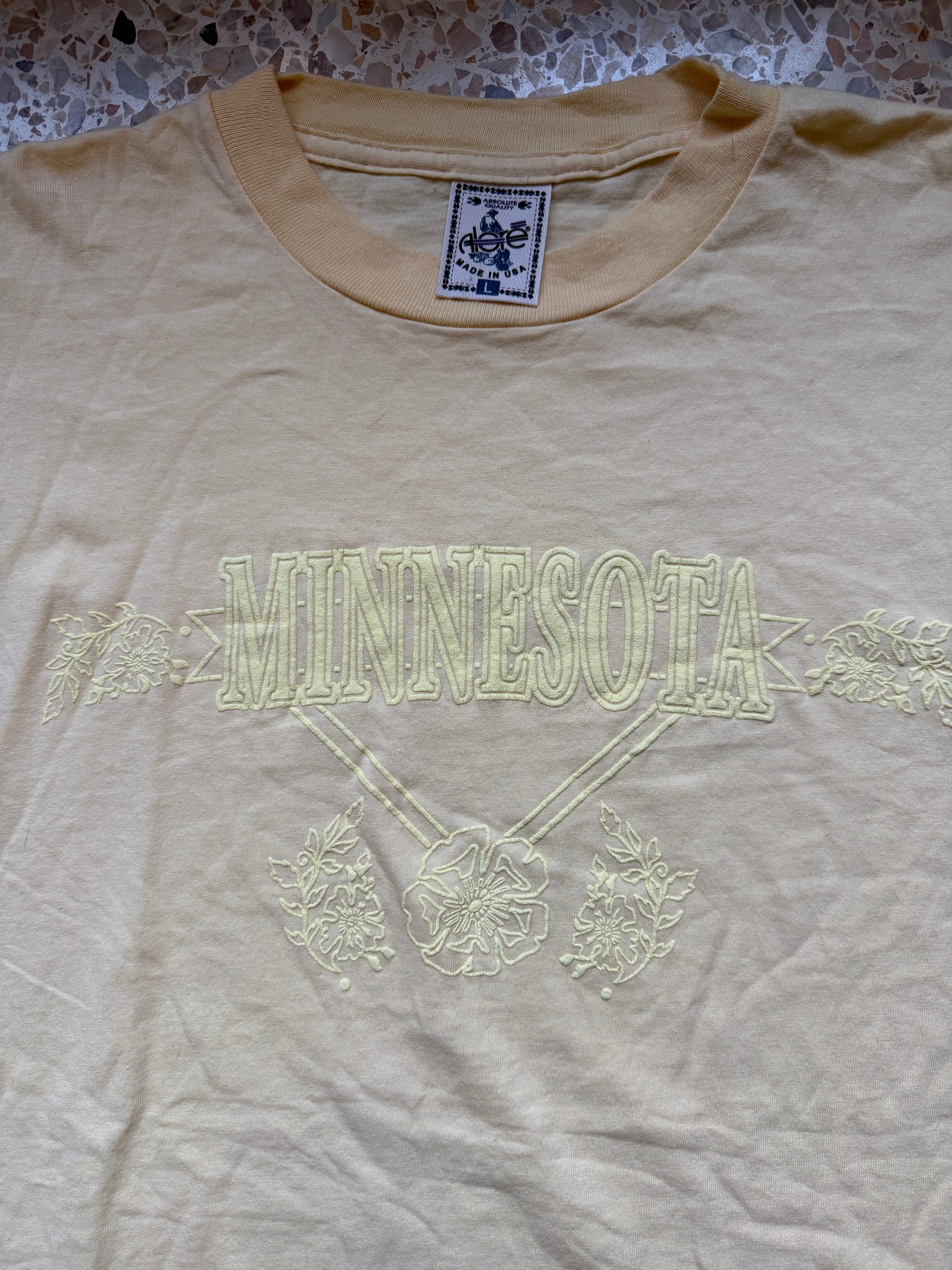 Alore Vintage T-shirt, Minnesota bold design