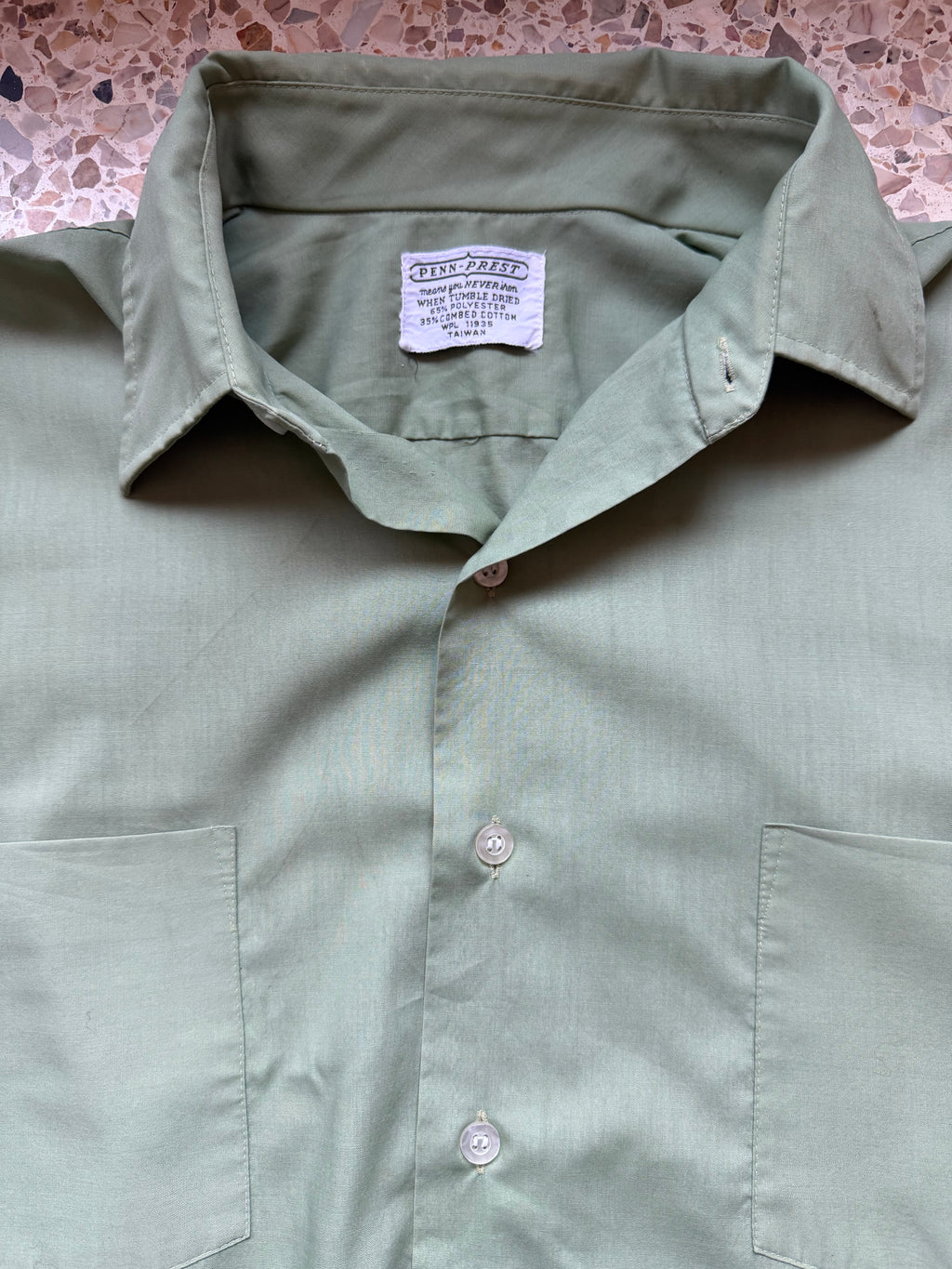 Green Short-sleeved Shirt