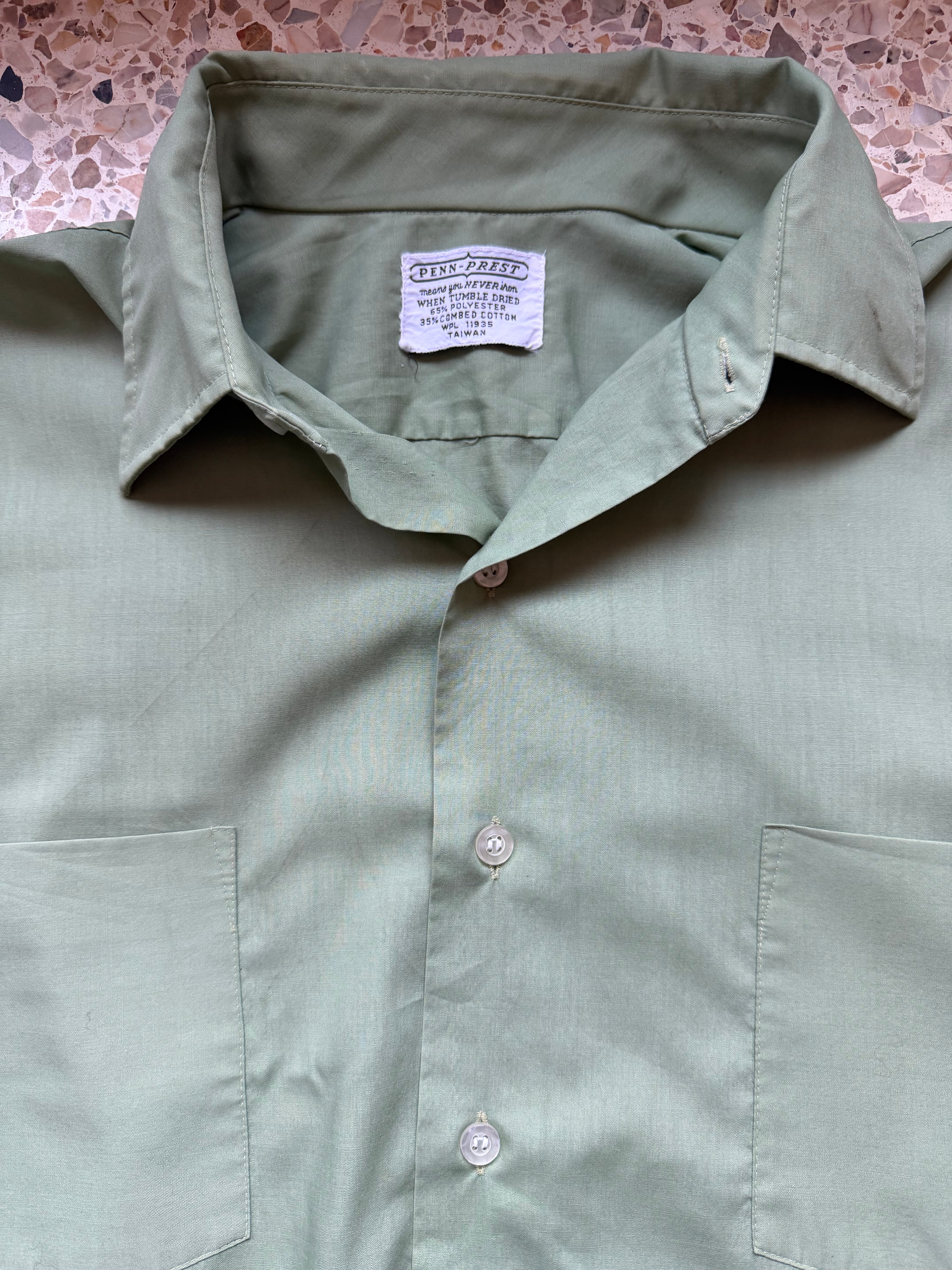 Green Short-sleeved Shirt